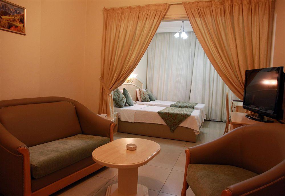 Elysee Residence Beirut Bagian luar foto